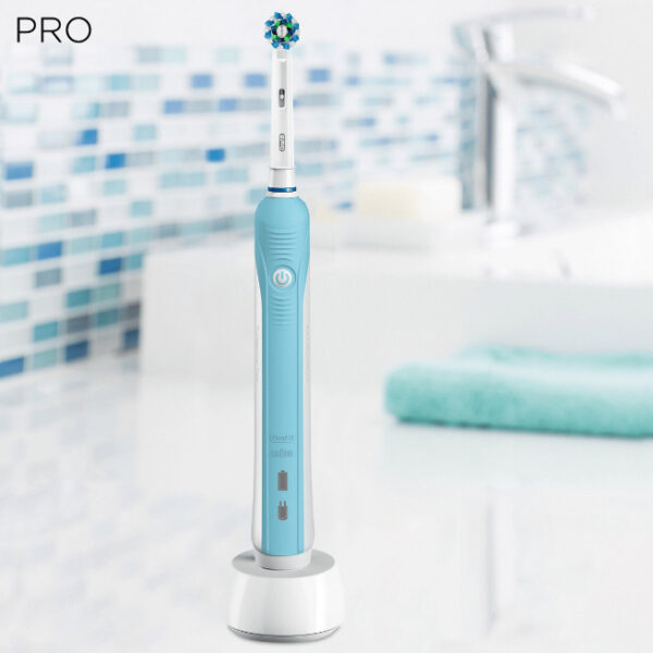 Oral B Pro 700 CrossAction - Electric Toothbrush